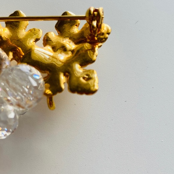 Swarovski Crystal Memories grape cluster brooch - Picture 6 of 6